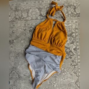 Cupshe M Halter One-piece Swimsuit